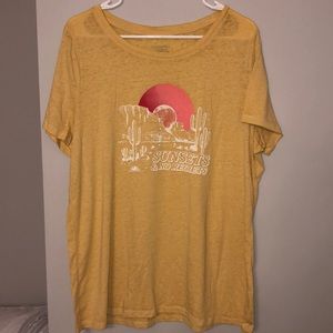 ⭐️ Yellow Lane Bryant Graphic Tee sz 14/16